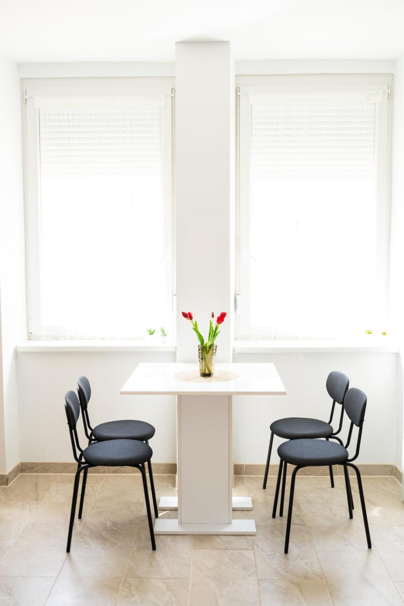 Winestone Corner Apartment Дебрецен Экстерьер фото