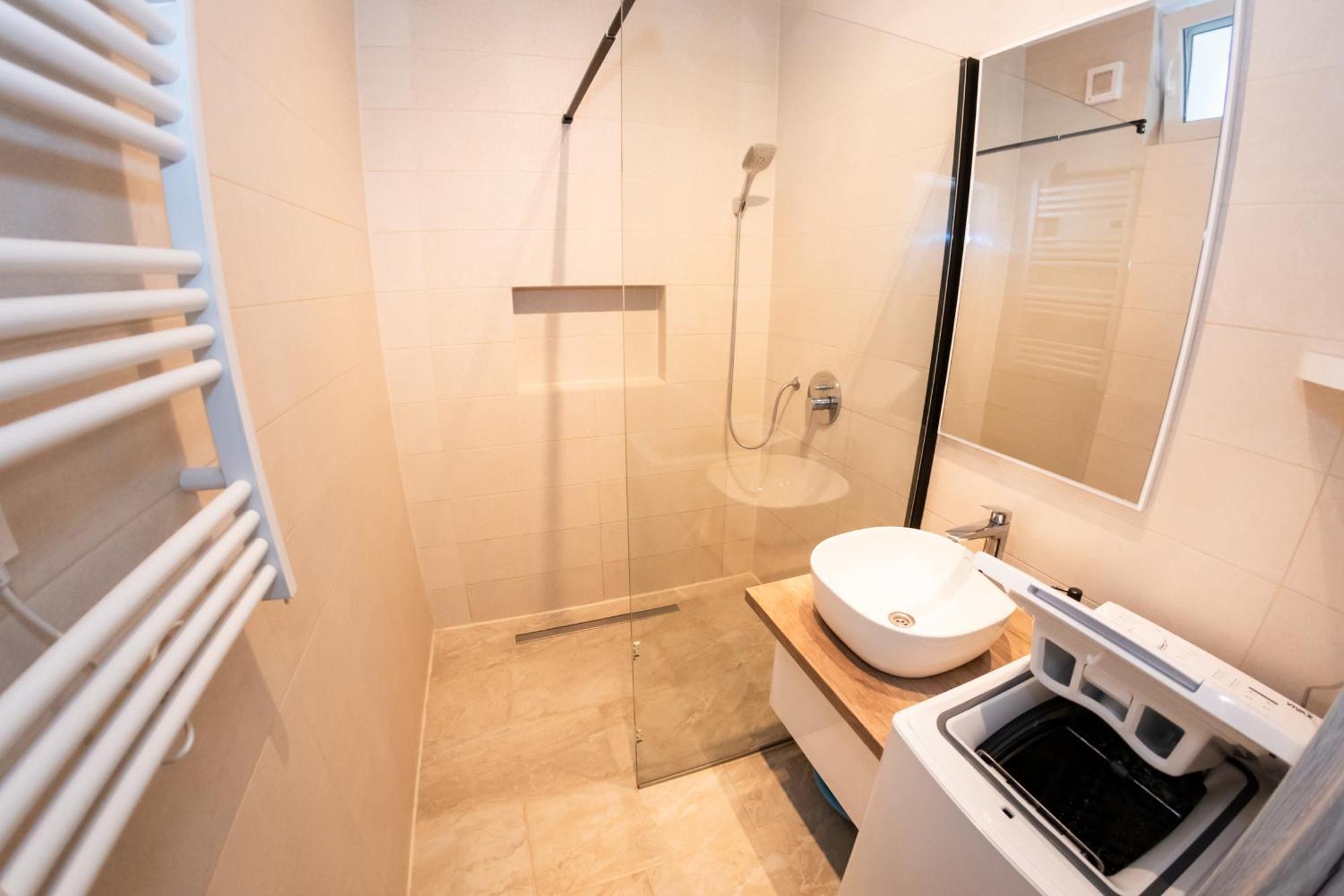 Winestone Corner Apartment Дебрецен Экстерьер фото