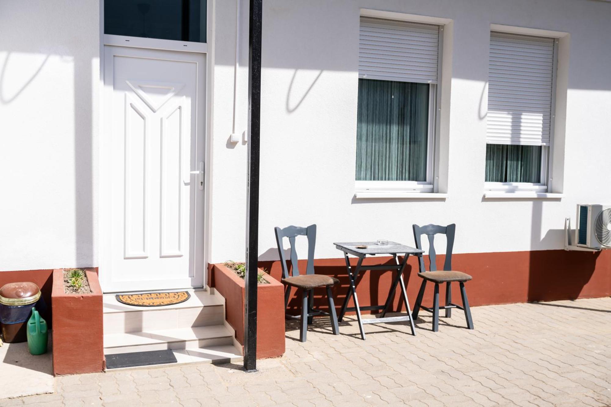 Winestone Corner Apartment Дебрецен Экстерьер фото