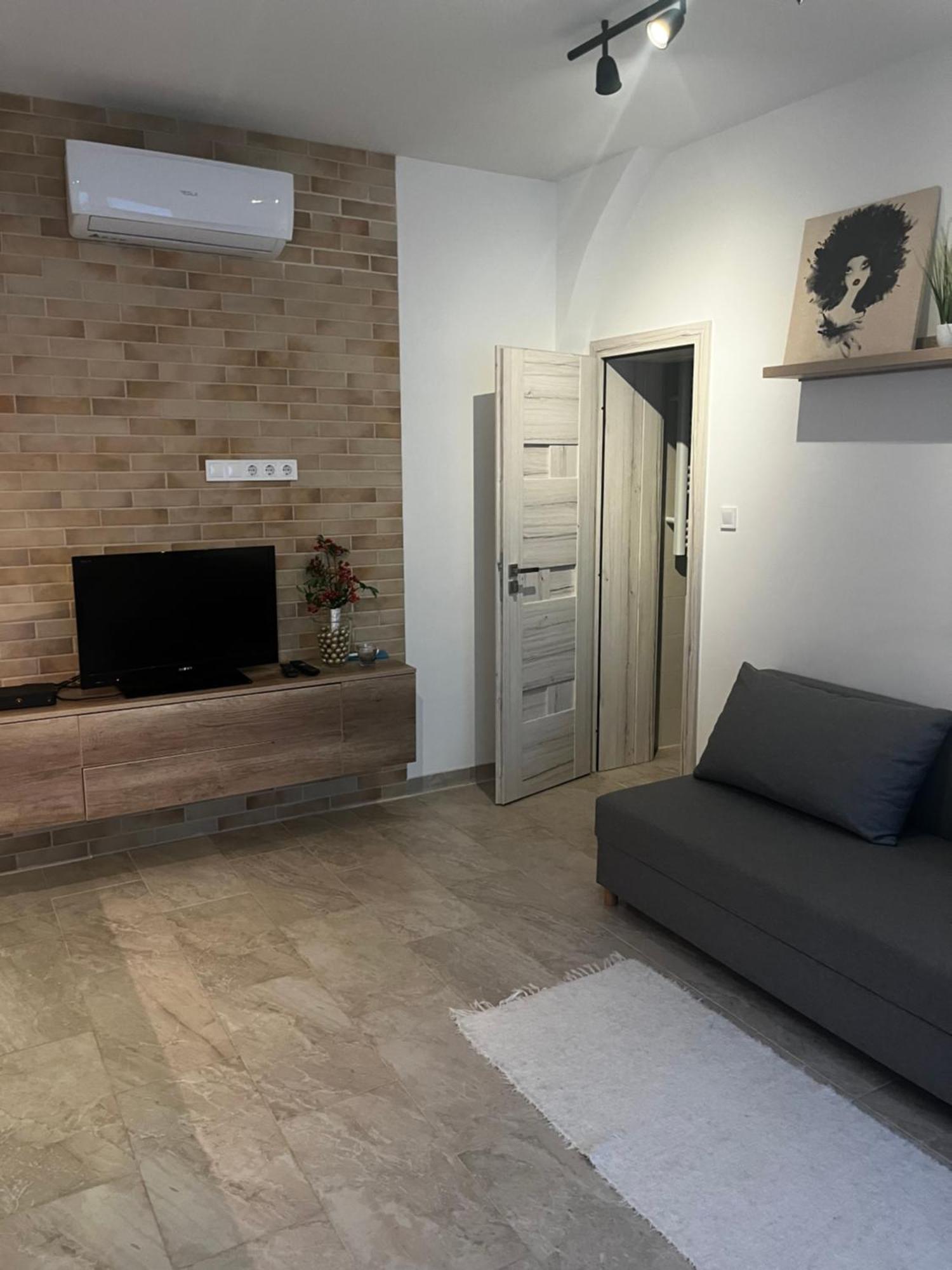 Winestone Corner Apartment Дебрецен Экстерьер фото